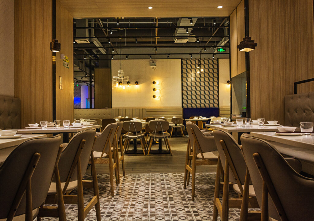 Diseño interior: cómo renovar tu restaurante para atraer más clientes
